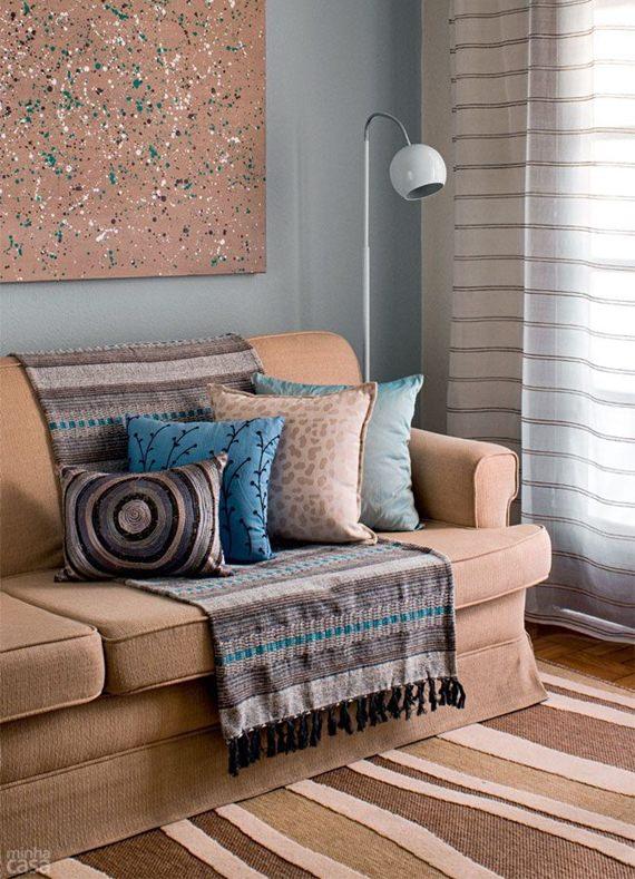 Transforme o visual do seu sofá com a ajuda das mantas