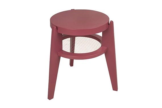 Banquinho de madeira para decorar diferentes ambientes da casa